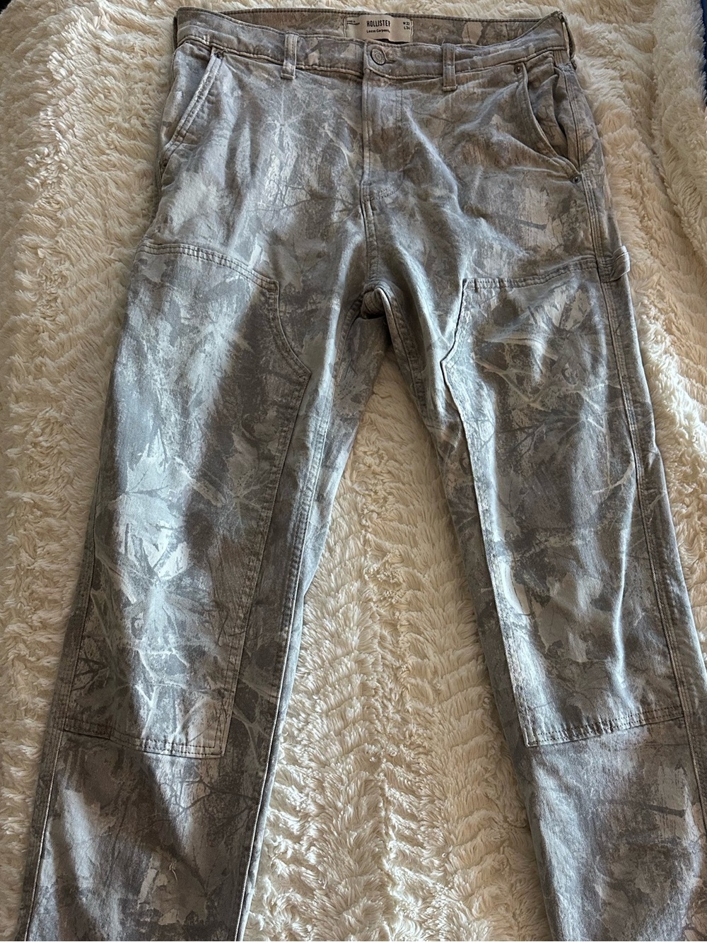 Hollister Women’s Loose Cargo patterned pants grey size‎ 32 waist 34 length